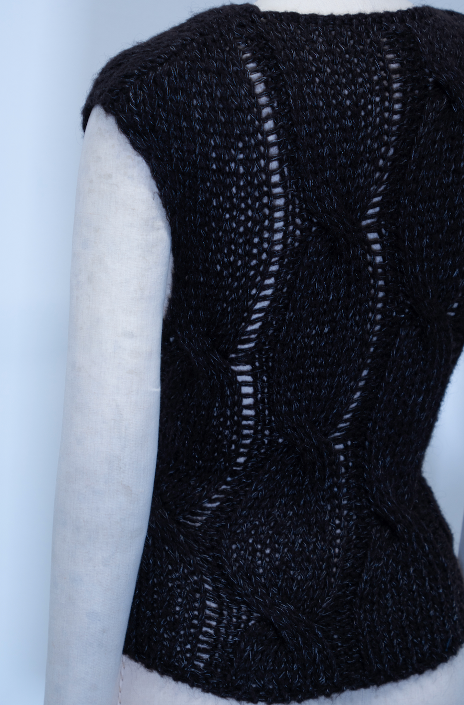 Sarah Pacini Tie Front Knit Top